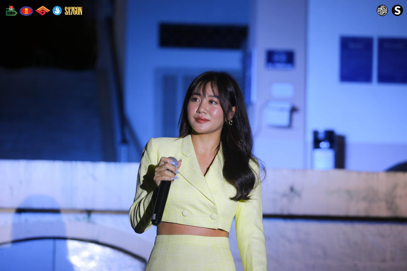 Xuất hiện ở vị trí "vơ-đét", Văn Mai Hương khép lại đêm nhạc Sài Gòn Có Nói Gì Đâu trong sự phấn khích và hào hứng của khán giả. Xuất hiện ở vị trí "vơ-đét", Văn Mai Hương khép lại đêm nhạc Sài Gòn Có Nói Gì Đâu trong sự phấn khích và hào hứng của khán giả.