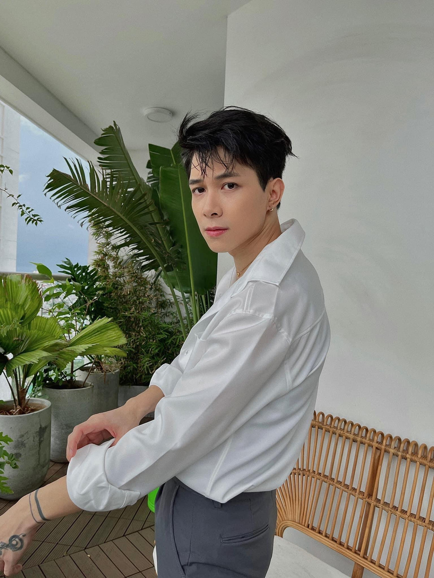 Anh Tú "tút tát" nhan sắc cho ngày đặc biệt khiến dân tình "đứng ngồi không yên" Anh Tú "tút tát" nhan sắc cho ngày đặc biệt khiến dân tình "đứng ngồi không yên"