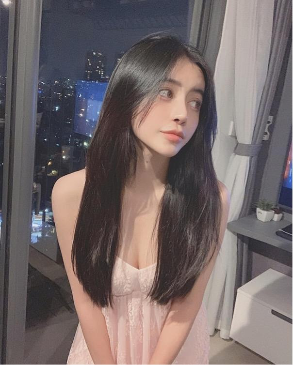 Trang Anna phẫu thuật thẩm mỹ để có thể sở hữu gương mặt tựa Angela Baby.