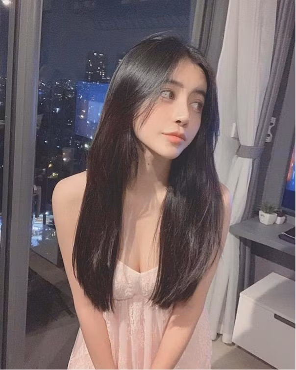 Trang Anna phẫu thuật thẩm mỹ để có thể sở hữu gương mặt tựa Angela Baby.