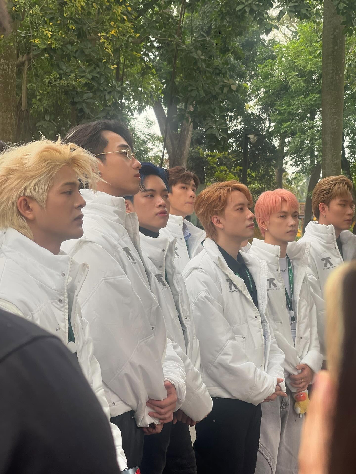 Dù phải chuẩn bị cho lịch trình từ sáng sớm nhưng dàn Anh Trai vẫn xuất hiện với trạng thái chỉn chu, tươi tỉnh. Nguồn: @elwyn.12. Dù phải chuẩn bị cho lịch trình từ sáng sớm nhưng dàn Anh Trai vẫn xuất hiện với trạng thái chỉn chu, tươi tỉnh. Nguồn: @elwyn.12.