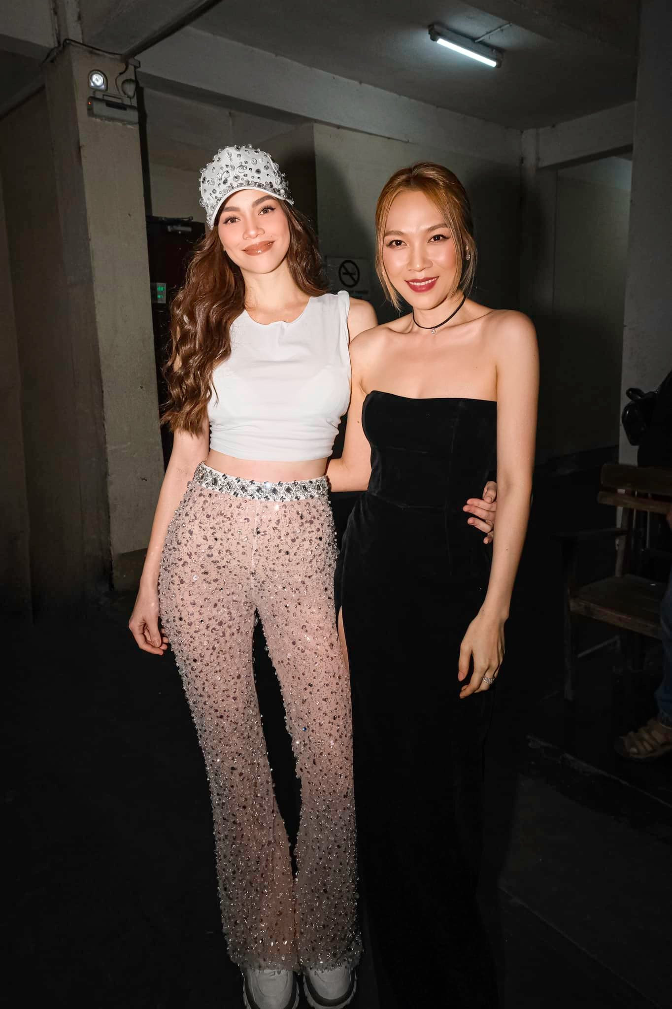 Hinh ảnh 2 gương mặt &quot;khủng&quot; của showbiz xuất hiện thân thiết cùng nhau.