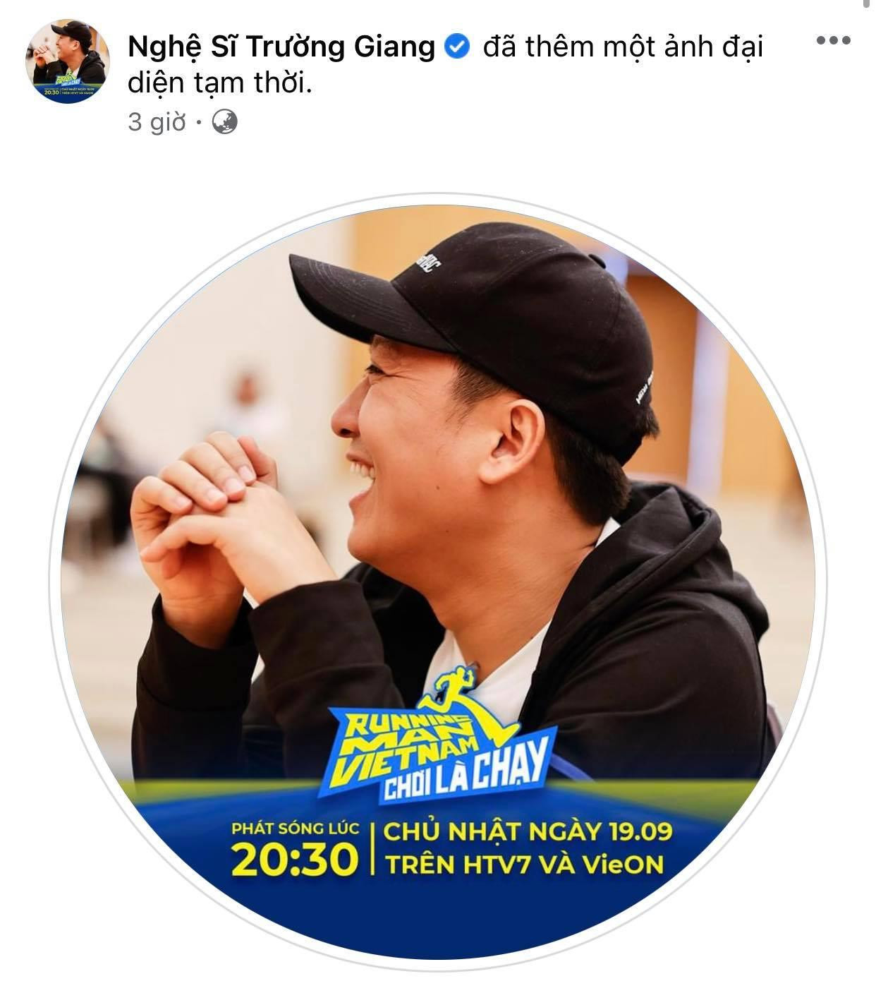 Trường Giang cười tươi rói trong trang phục thể thao năng động đúng tinh thần &quot;Running&quot;.