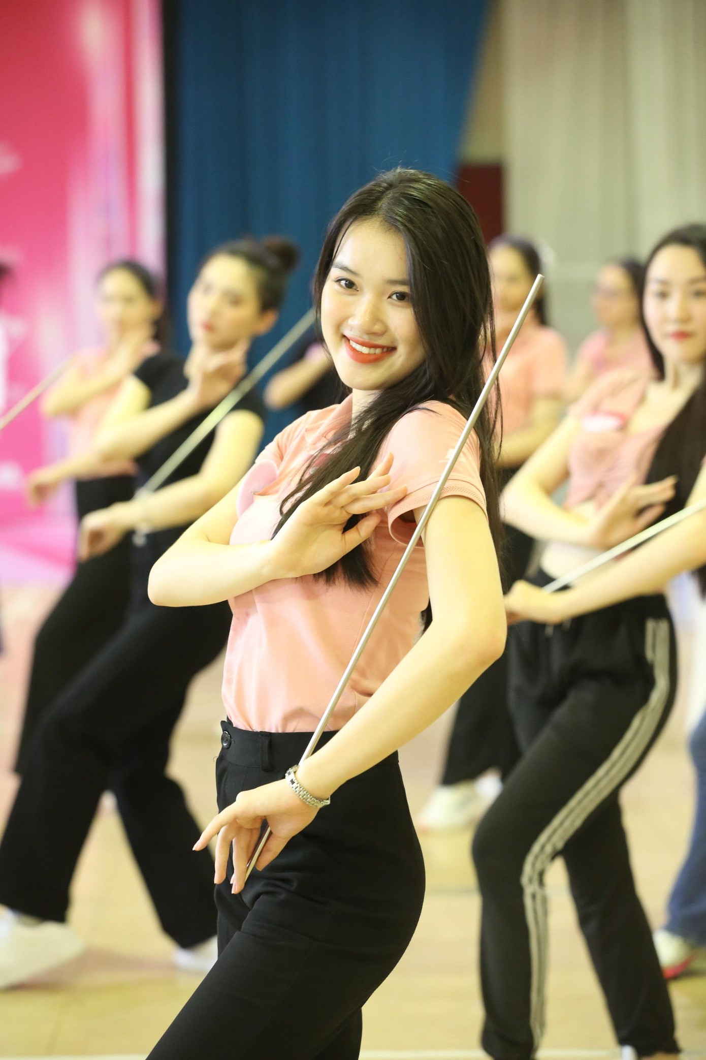 Dù chỉ là hình ảnh trong phòng tập, dàn người đẹp Hoa hậu Việt Nam 2022 vẫn khiến người hâm mộ "thả tim" không ngừng bởi vẻ ngoài rạng rỡ, yêu kiều. Dù chỉ là hình ảnh trong phòng tập, dàn người đẹp Hoa hậu Việt Nam 2022 vẫn khiến người hâm mộ "thả tim" không ngừng bởi vẻ ngoài rạng rỡ, yêu kiều.