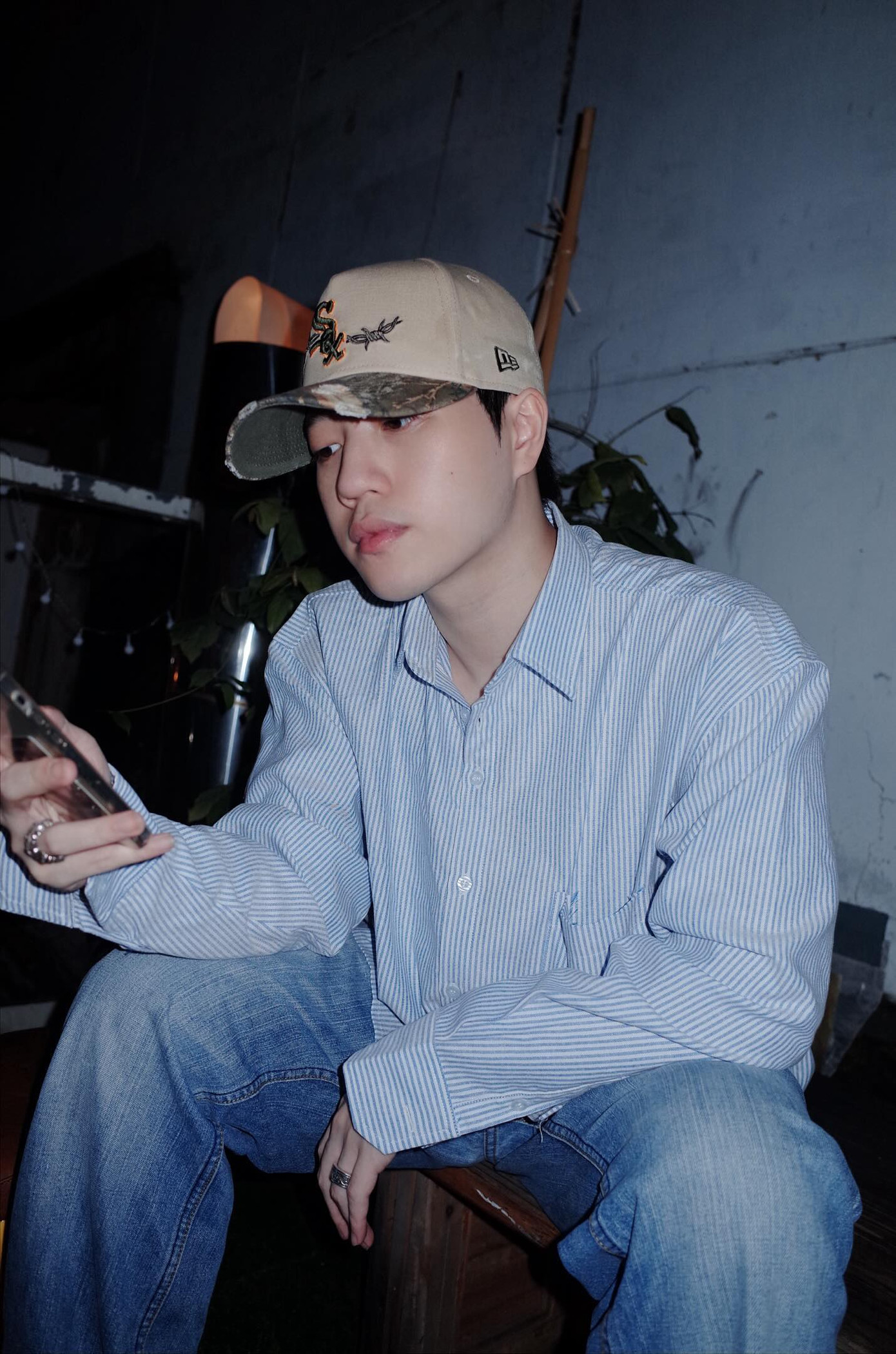 Kewtiie sở hữu nhiều đường nét hài hoà trên gương mặt, đặc biệt là làn da trắng phát sáng. Kewtiie sở hữu nhiều đường nét hài hoà trên gương mặt, đặc biệt là làn da trắng phát sáng.