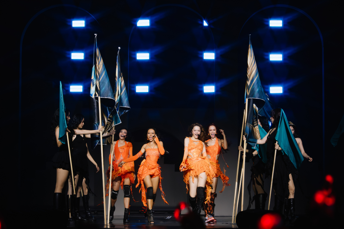 Người xem bất ngờ vì lần đầu tiên "chị Chanh" thể hiện vũ đạo quyến rũ.