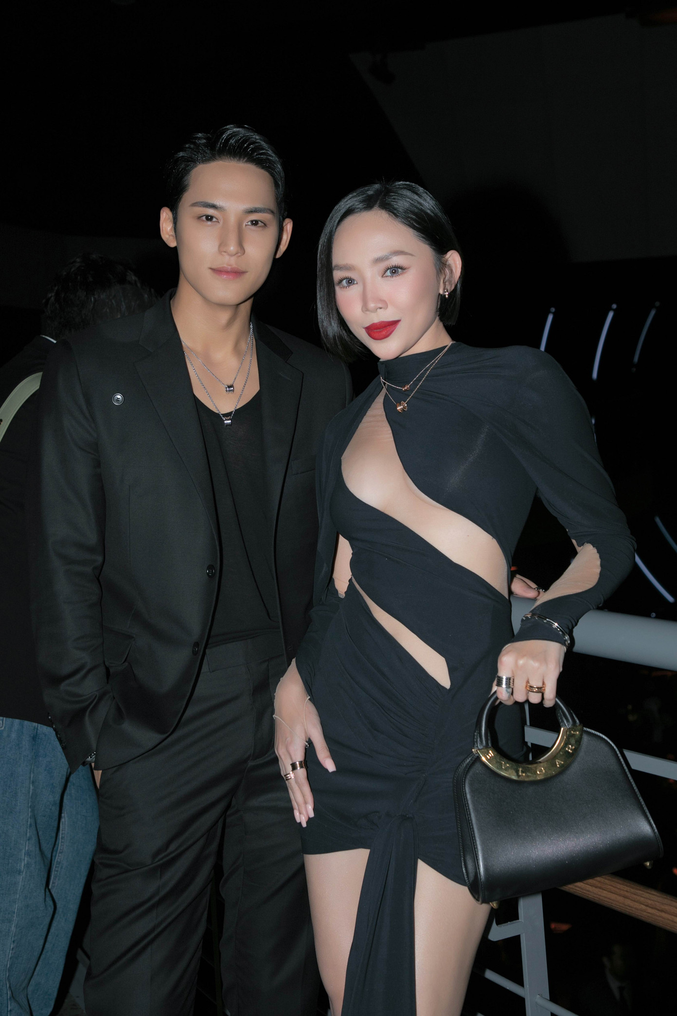 Tóc Tiên tiết lộ, Mingyu (SEVENTEEN) không chỉ rất thân thiện mà còn gợi ý cùng nữ ca sĩ ra khu vực lan can để "chụp cho đẹp".