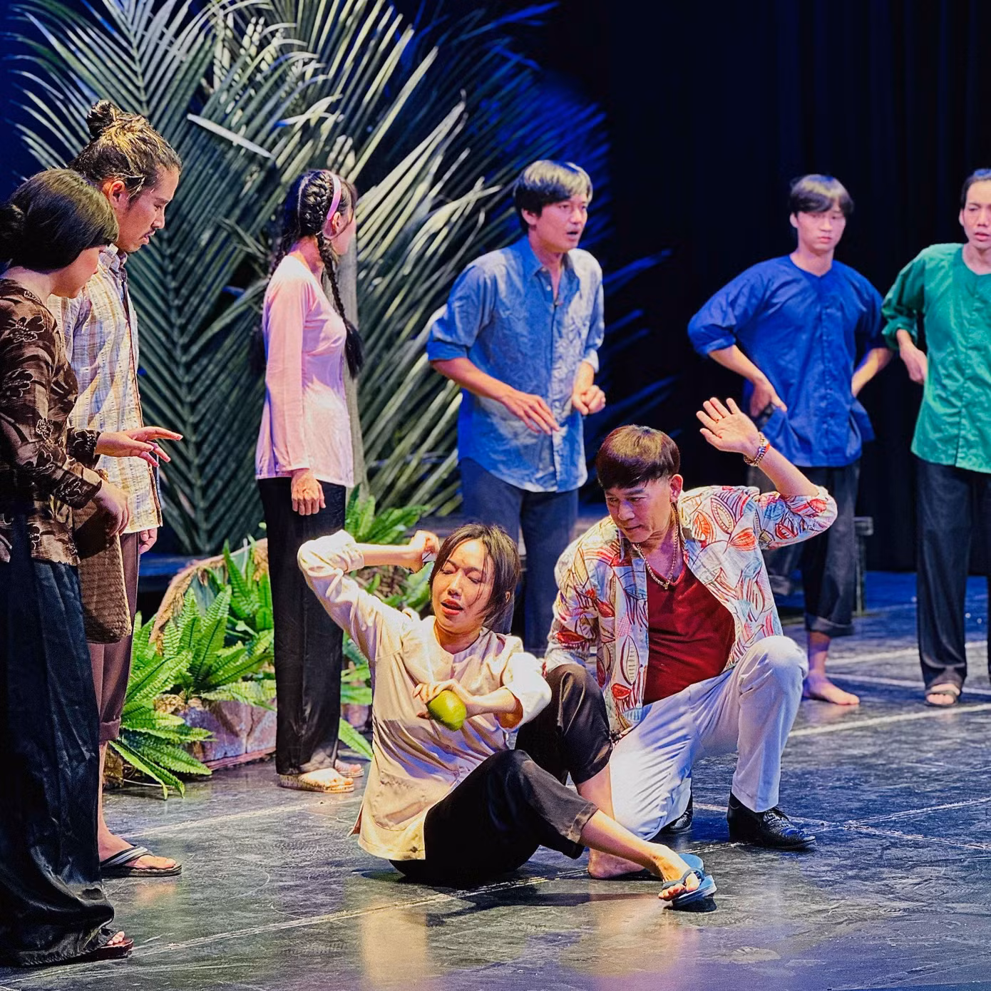 Bé Ba trong "Đời Như Ý" bị Khương (Hữu Tiến) xâm hại và mang thai ngoài ý muốn.