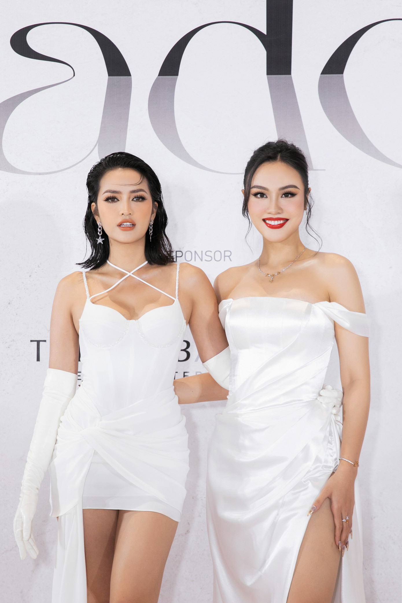 Hoa hậu Ngọc Châu - Á hậu Thủy Tiên "mỗi người một vẻ".