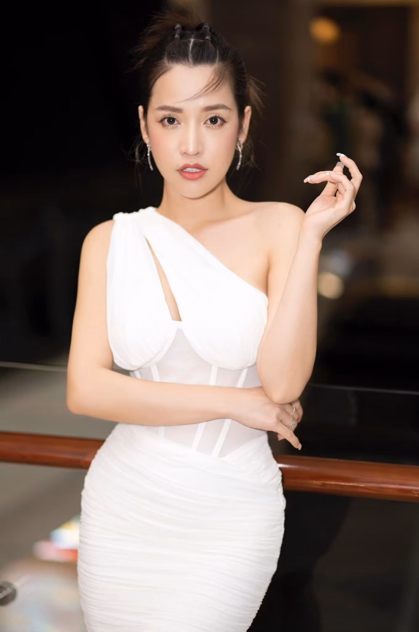 Giờ đây, nữ diễn viên đã chọn được phong cách phù hợp giúp nhan sắc thăng hạng.