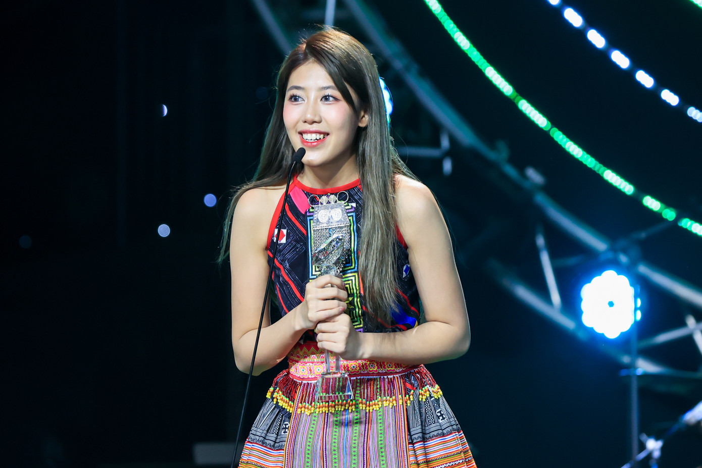 PiaLinh từng nhận được giải thưởng Làn Sóng Xanh trong hạng mục Top 10 Ca Khúc Được Yêu Thích Nhất (ca khúc Nấu Ăn Cho Em, kết hợp với Đen Vâu). PiaLinh từng nhận được giải thưởng Làn Sóng Xanh trong hạng mục Top 10 Ca Khúc Được Yêu Thích Nhất (ca khúc Nấu Ăn Cho Em, kết hợp với Đen Vâu).