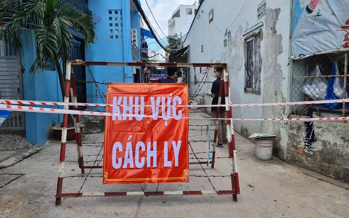 TP.HCM xuất hiện nhiều ca mắc mới trong cộng đồng. Ảnh tổng hợp từ Internet.