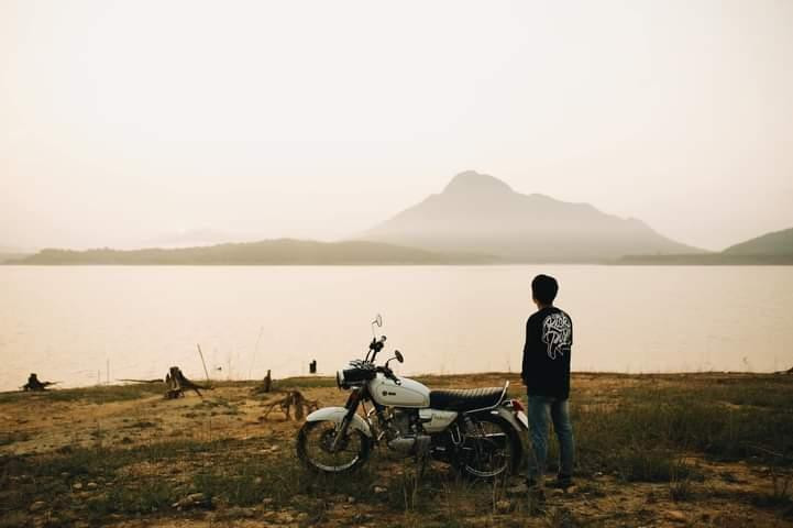 Sở hữu vẻ đẹp bình yêu và hoang sơ, hồ thủy điện Rào Quán trở thành một điểm đến chất lừ của các "phượt thủ" - Ảnh: Fanpage Check-in Quảng Trị. Sở hữu vẻ đẹp bình yêu và hoang sơ, hồ thủy điện Rào Quán trở thành một điểm đến chất lừ của các "phượt thủ" - Ảnh: Fanpage Check-in Quảng Trị.