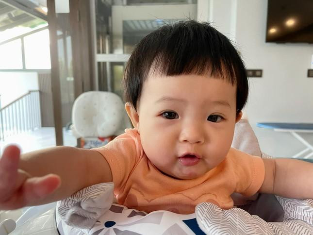 Suchin sở hữu gương mặt bụ bẫm và loạt biểu cảm cực đáng yêu. Suchin sở hữu gương mặt bụ bẫm và loạt biểu cảm cực đáng yêu.