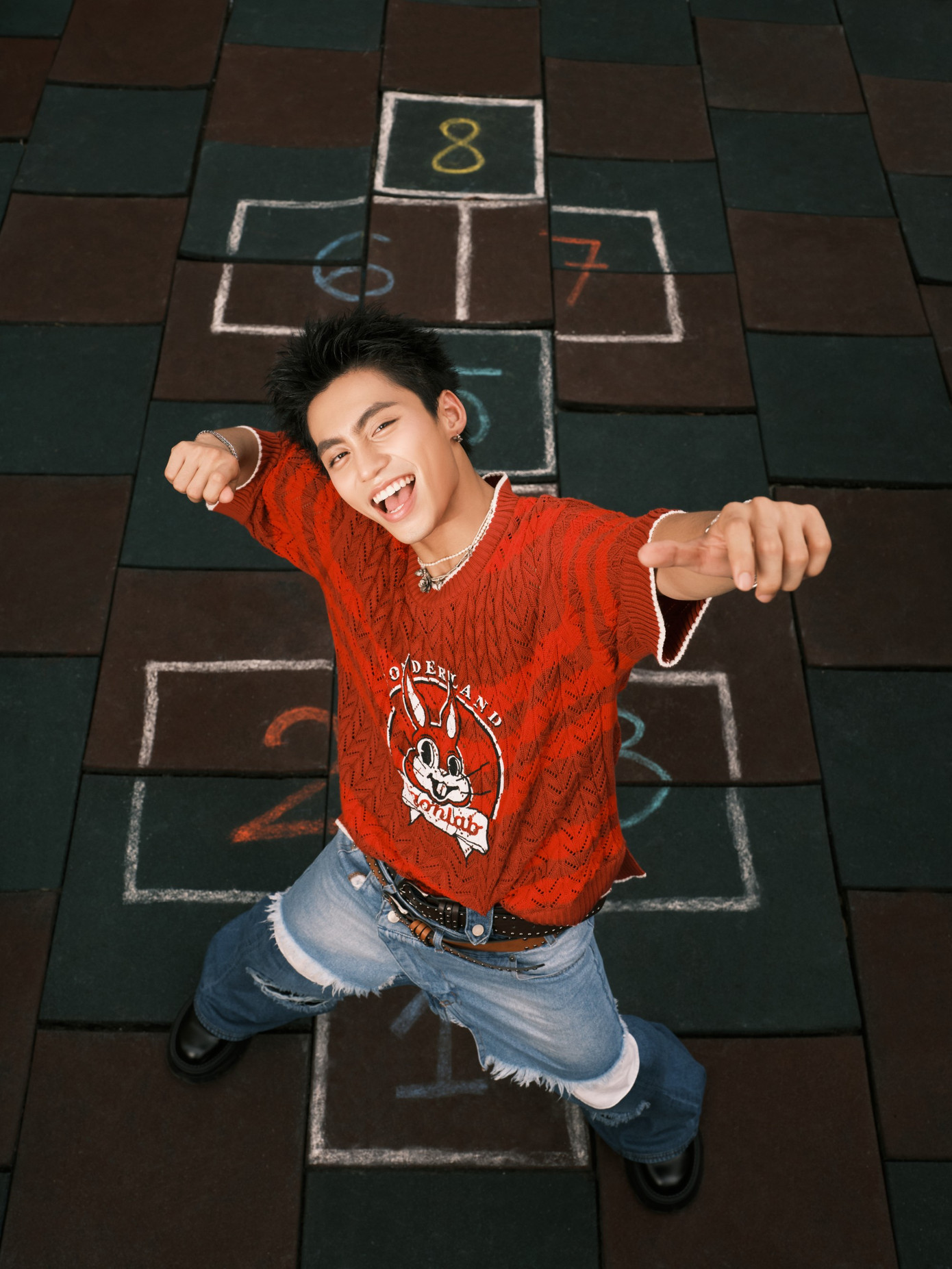 MV Cười Lên có phần &quot;lạc quẻ&quot; so với key visual của toàn bộ EP ĐẸP.