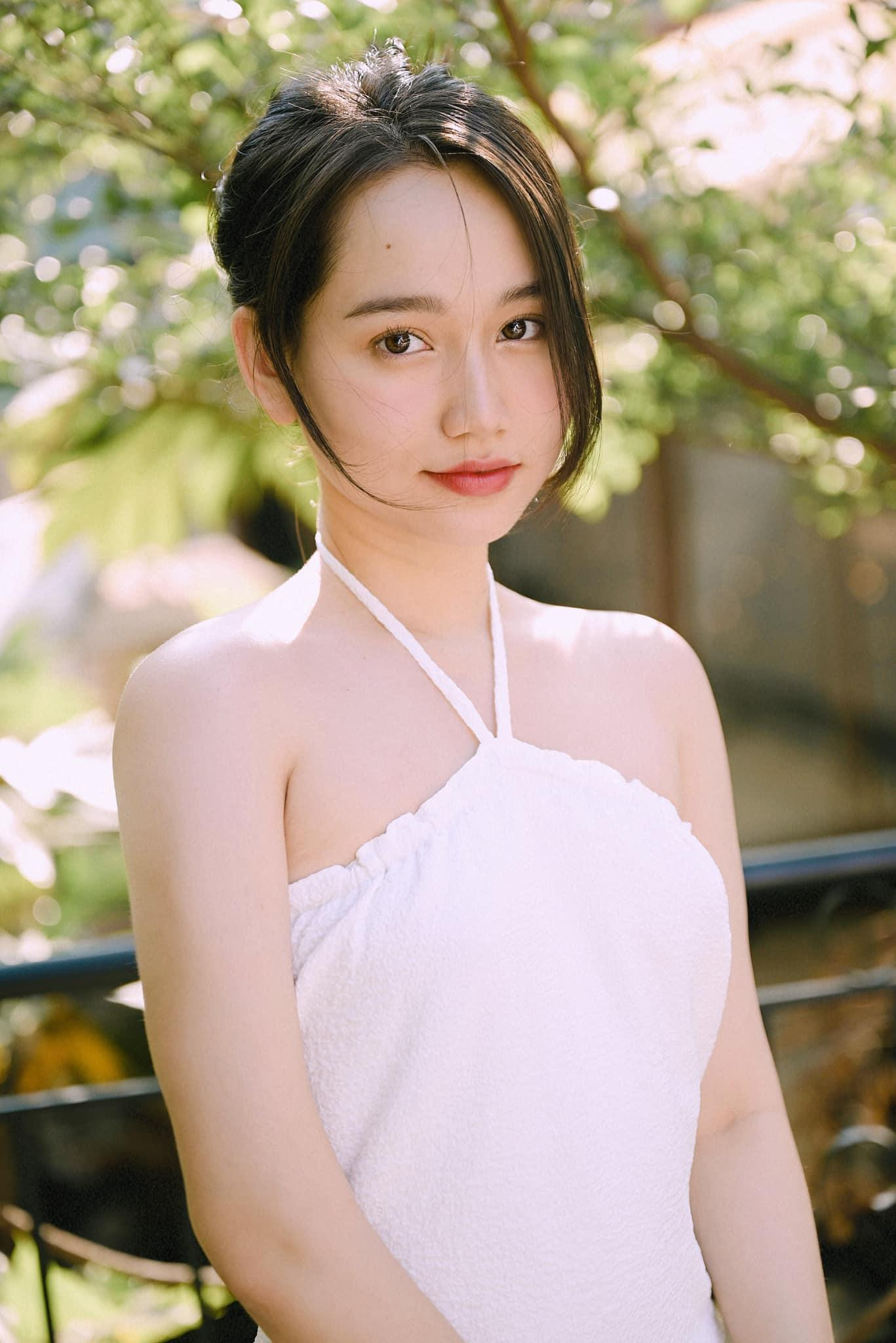 Nổi lên từ vai diễn Hà Lan trong phim điện ảnh Mắt Biếc, Trúc Anh được đánh giá là một nữ diễn viên trẻ tiềm năng khi sở hữu ngoại hình sáng, đôi mắt đẹp và diễn xuất khá tự nhiên. Nổi lên từ vai diễn Hà Lan trong phim điện ảnh Mắt Biếc, Trúc Anh được đánh giá là một nữ diễn viên trẻ tiềm năng khi sở hữu ngoại hình sáng, đôi mắt đẹp và diễn xuất khá tự nhiên.