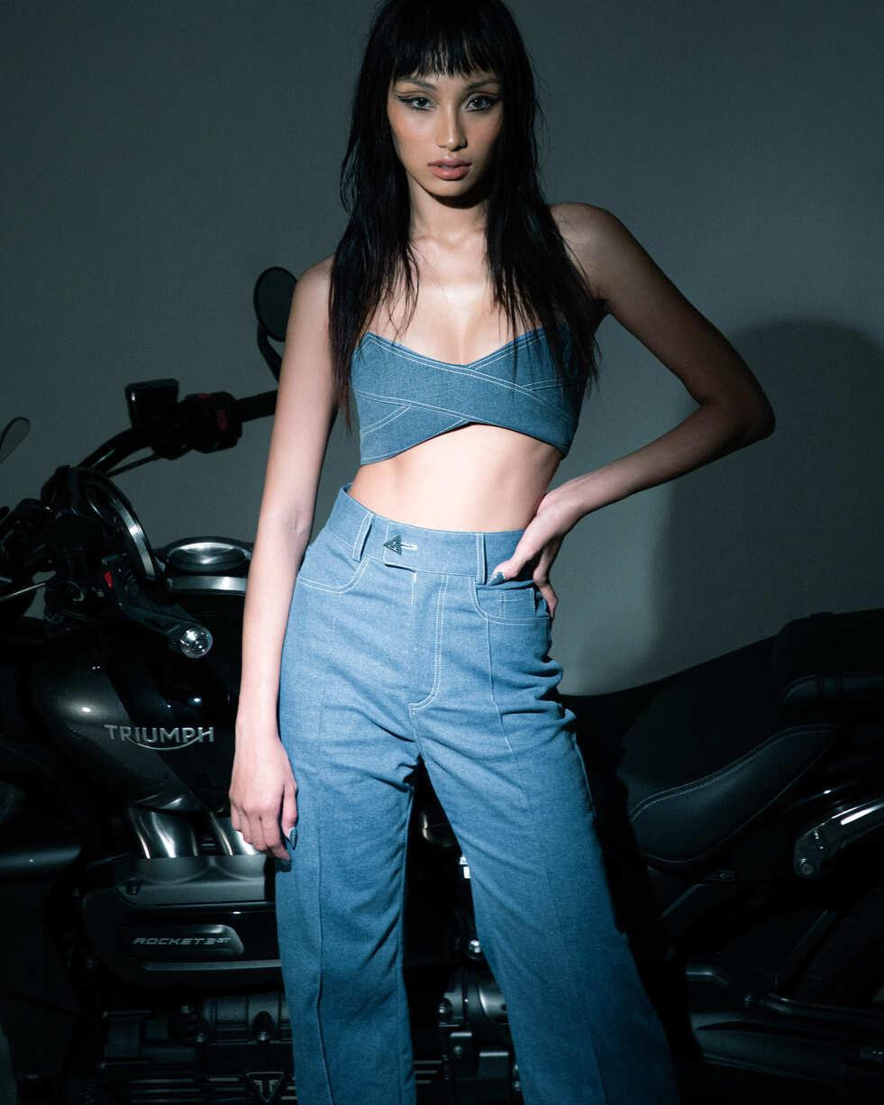 Tạo hình ấn tượng của Bảo Ngọc trong bộ ảnh mới mang đậm chất racing girl.