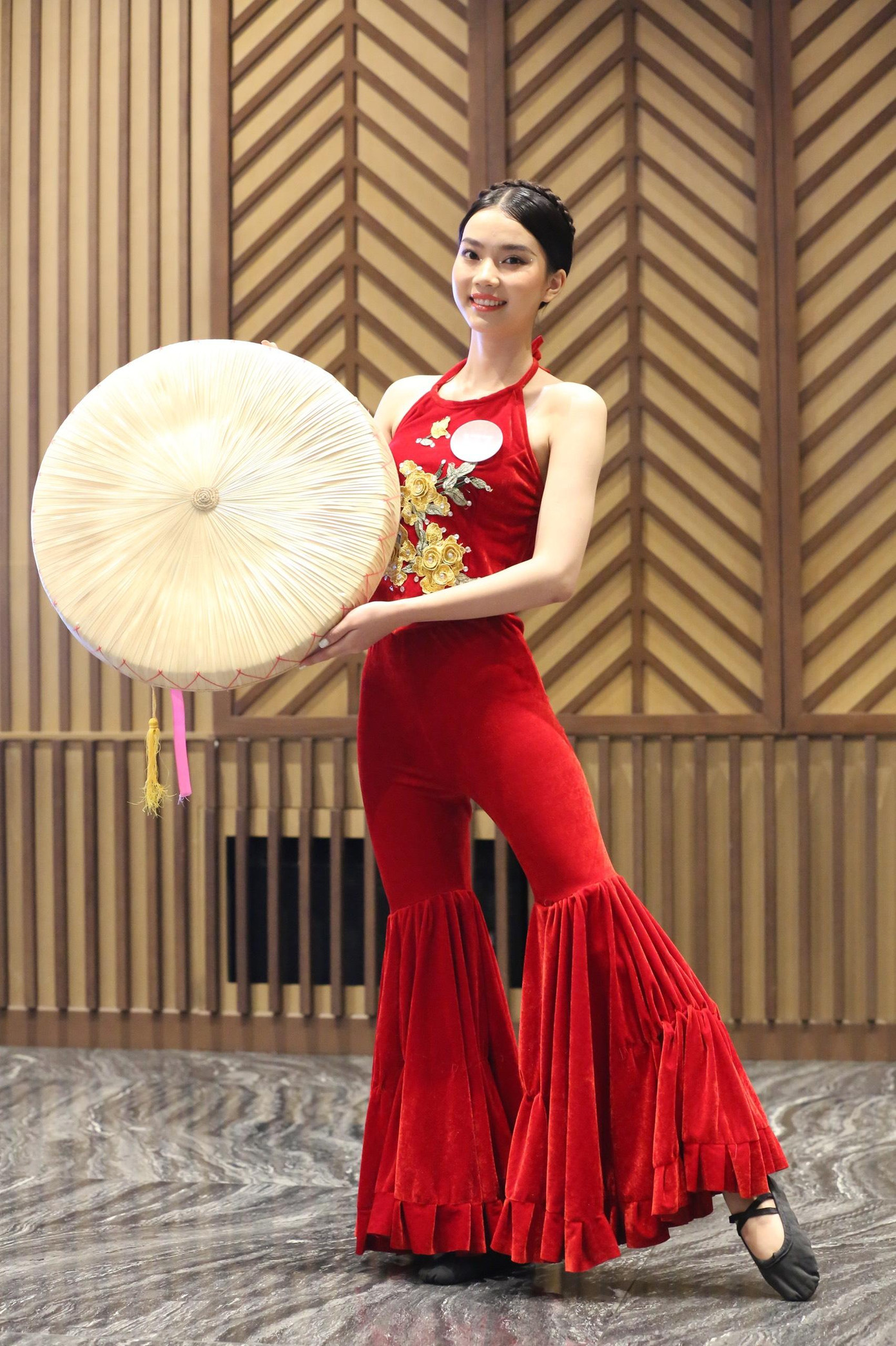 Trang phục cho phần thi Người đẹp Tài năng của dàn thí sinh được chuẩn bị chỉn chu. Trang phục cho phần thi Người đẹp Tài năng của dàn thí sinh được chuẩn bị chỉn chu.