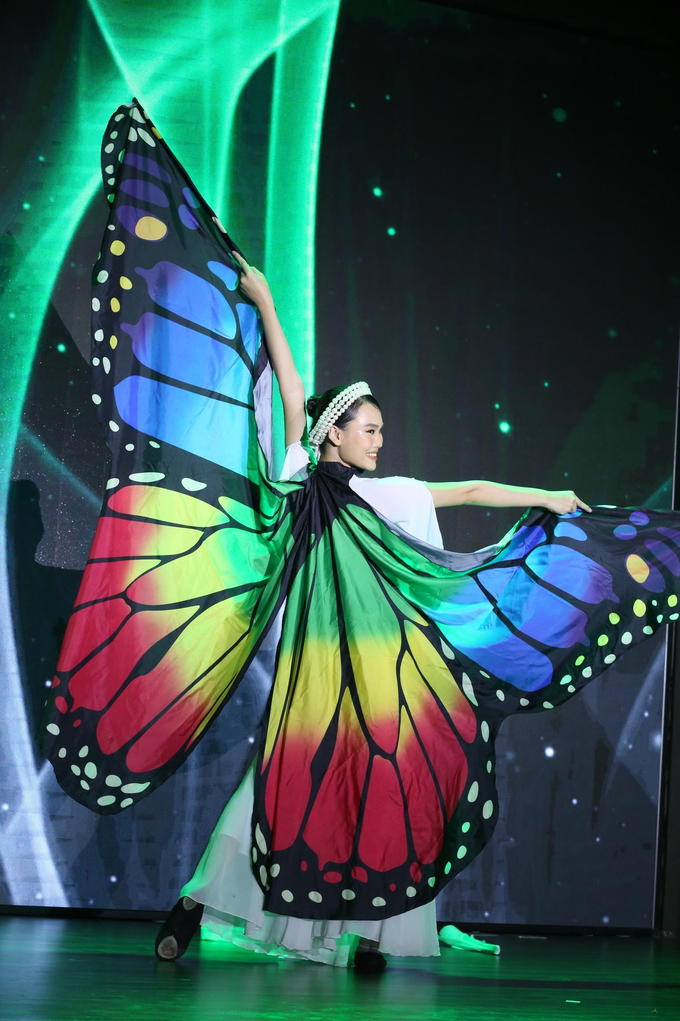 Dù thời gian diễn ra cuộc thi khá sát sao, thế nhưng các người đẹp vẫn chuẩn bị chu đáo. Dù thời gian diễn ra cuộc thi khá sát sao, thế nhưng các người đẹp vẫn chuẩn bị chu đáo.