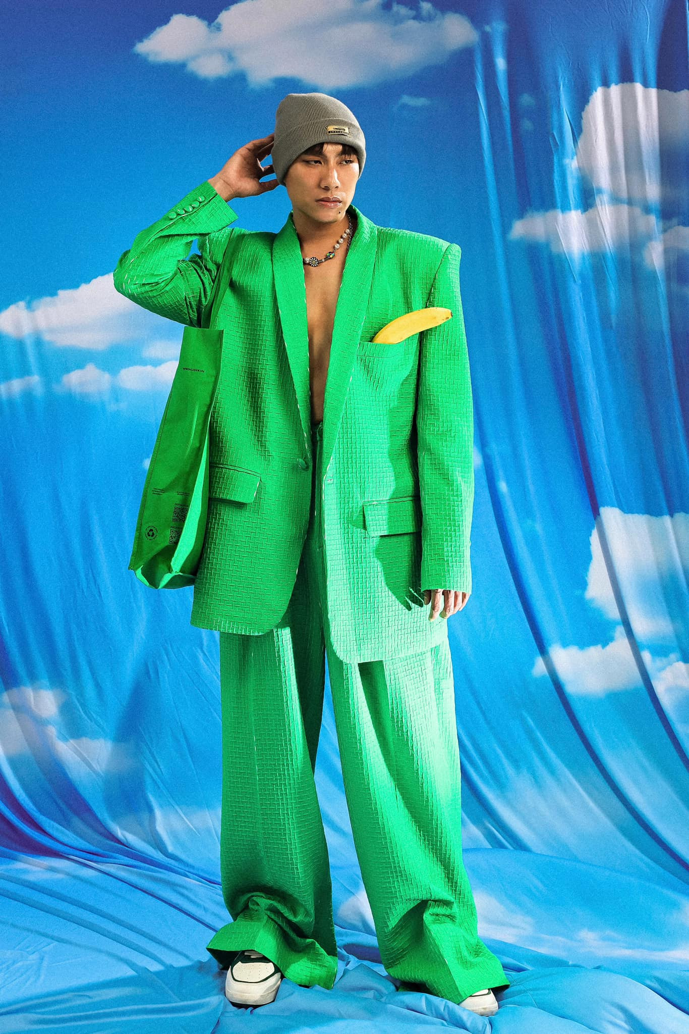 Hình ảnh tựa như &quot;hotboy Hàn Quốc&quot; giúp Kiều Minh Tuấn &quot;hack tuổi&quot; đáng kể.