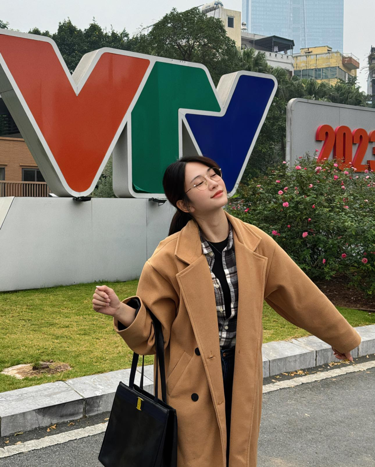 Hình tượng một cô nàng MC xinh đẹp, nhẹ nhàng của Lê Bống nhận được phản hồi tích cực.