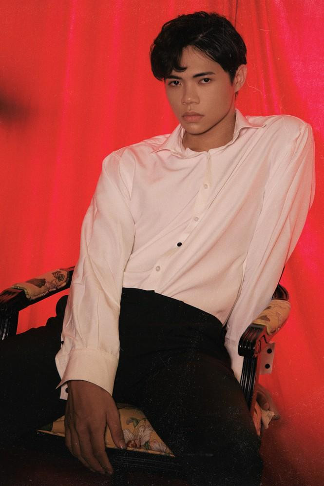 DuongG hiện đang là sinh viên năm Nhất của trường Đại học Văn Lang. DuongG hiện đang là sinh viên năm Nhất của trường Đại học Văn Lang.