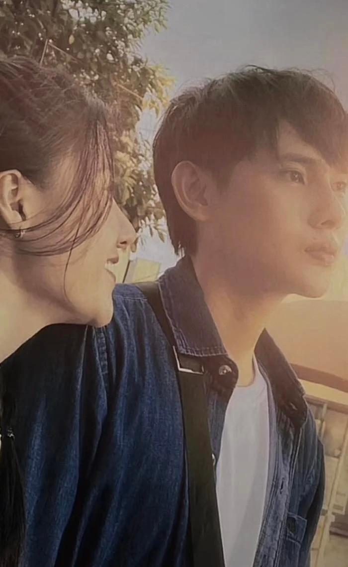 Những hành động ẩn ý của Uyển Ân và Quỳnh Lý khiến netizen tin rằng cả hai đang hẹn hò.