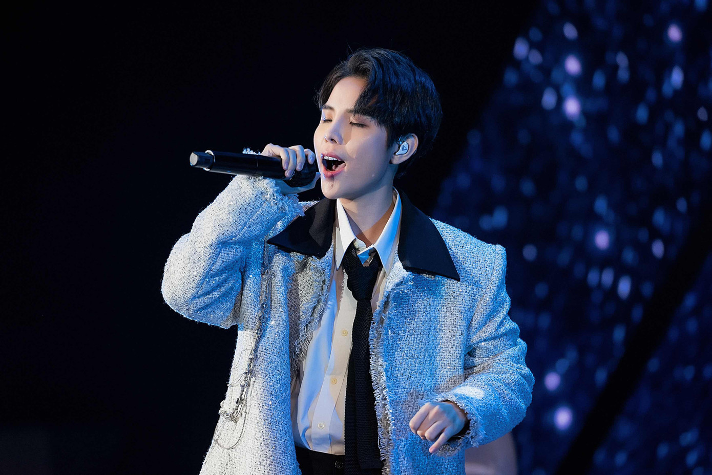 Sự kiện Virtual Lights Countdown 2022 thu hút sự tham gia của dàn nghệ sĩ đình đám.