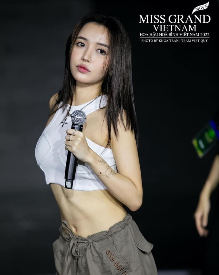 Hình ảnh diễn tập xinh đẹp "hút hồn" của Bích Phương. Hình ảnh diễn tập xinh đẹp "hút hồn" của Bích Phương.