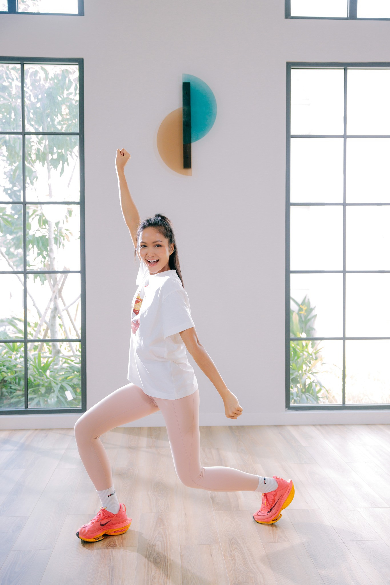 Khán giả hy vọng H'Hen Niê có thể bứt phá hơn ở các công diễn sau. Khán giả hy vọng H'Hen Niê có thể bứt phá hơn ở các công diễn sau.