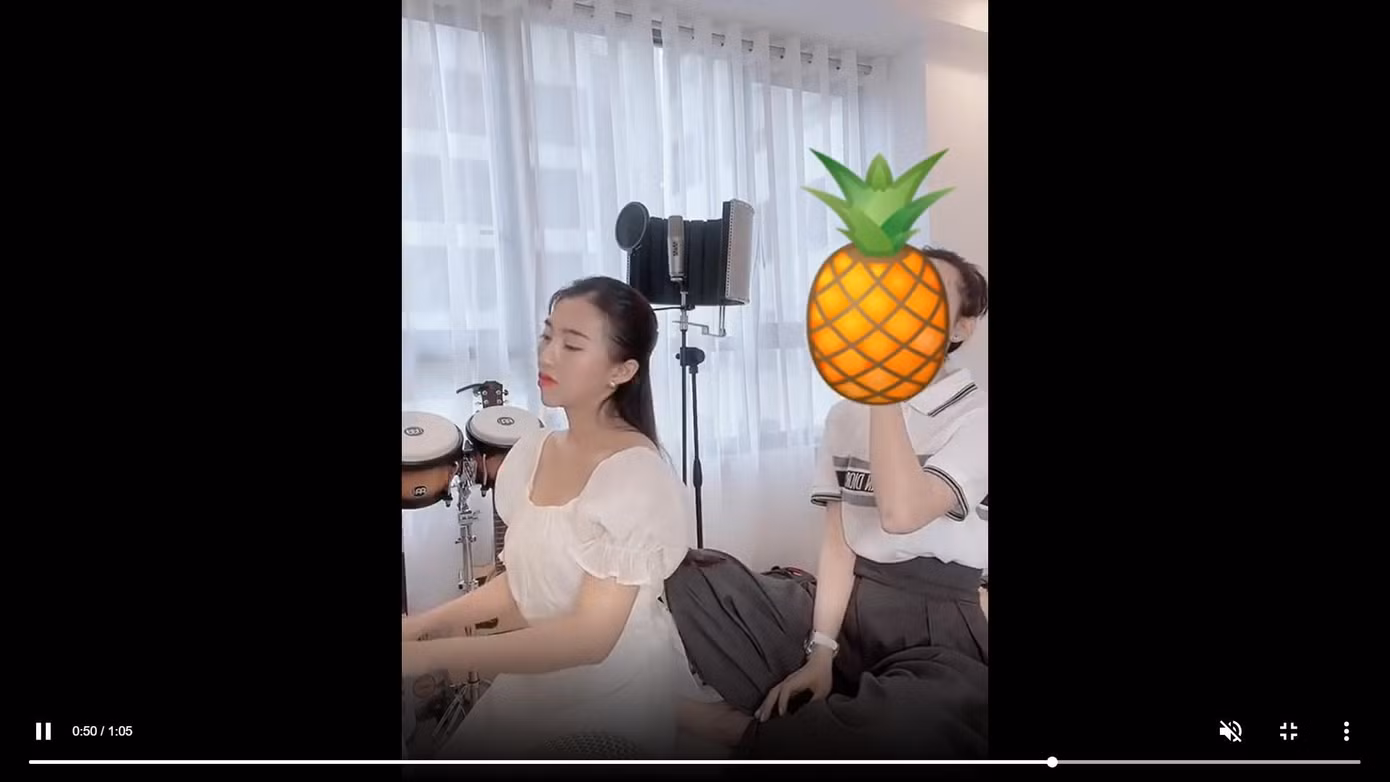 Video luyện tập do một nữ giảng viên thanh nhạc đăng tải khiến cộng đồng mạng nghi ngờ Hiền Hồ sắp trở lại showbiz.