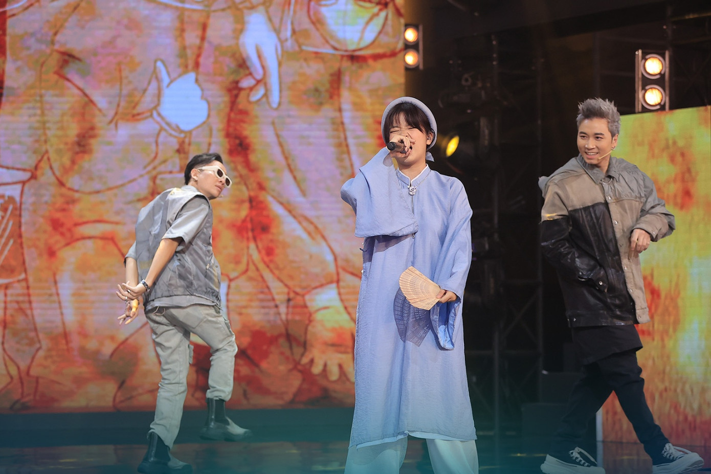 Sau một thời gian dài "giành giật", BGK quyết định CADMIUM sẽ về đội HLV Thái VG vì đây là người "giữ được nguồn năng lượng dù là 25 - 35 năm trên nền Rap Việt".