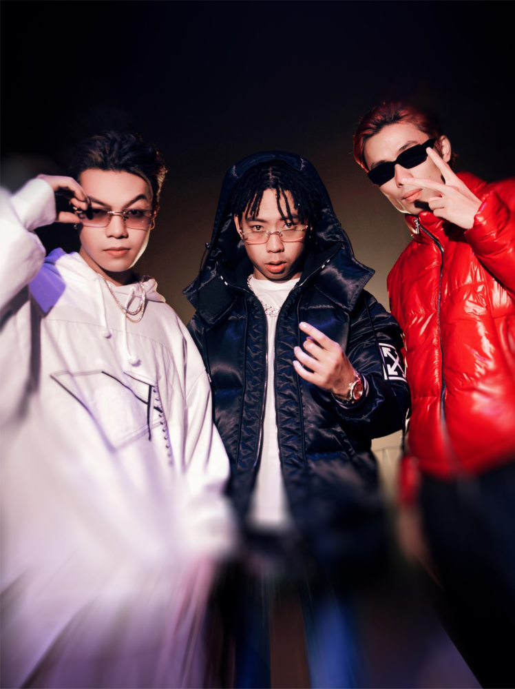 HYPERFOCUS quản lý độc quyền ba nghệ sĩ gồm Wxrdie, Gill và Lucin3x. HYPERFOCUS quản lý độc quyền ba nghệ sĩ gồm Wxrdie, Gill và Lucin3x.