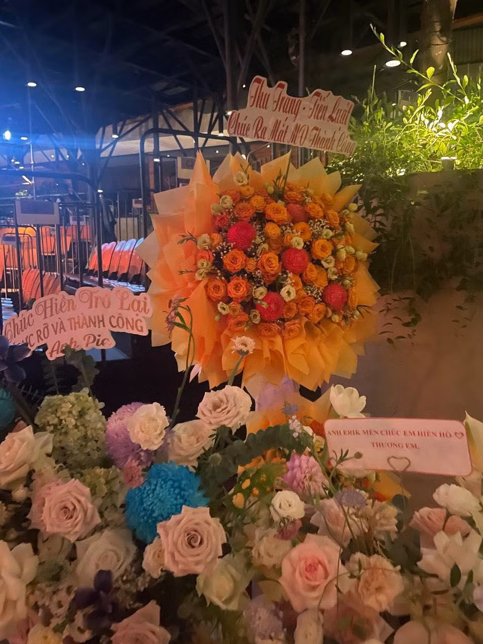 Erik bày tỏ "thương em" khiến dân mạng cảm thấy thực sự khó hiểu. Erik bày tỏ "thương em" khiến dân mạng cảm thấy thực sự khó hiểu.