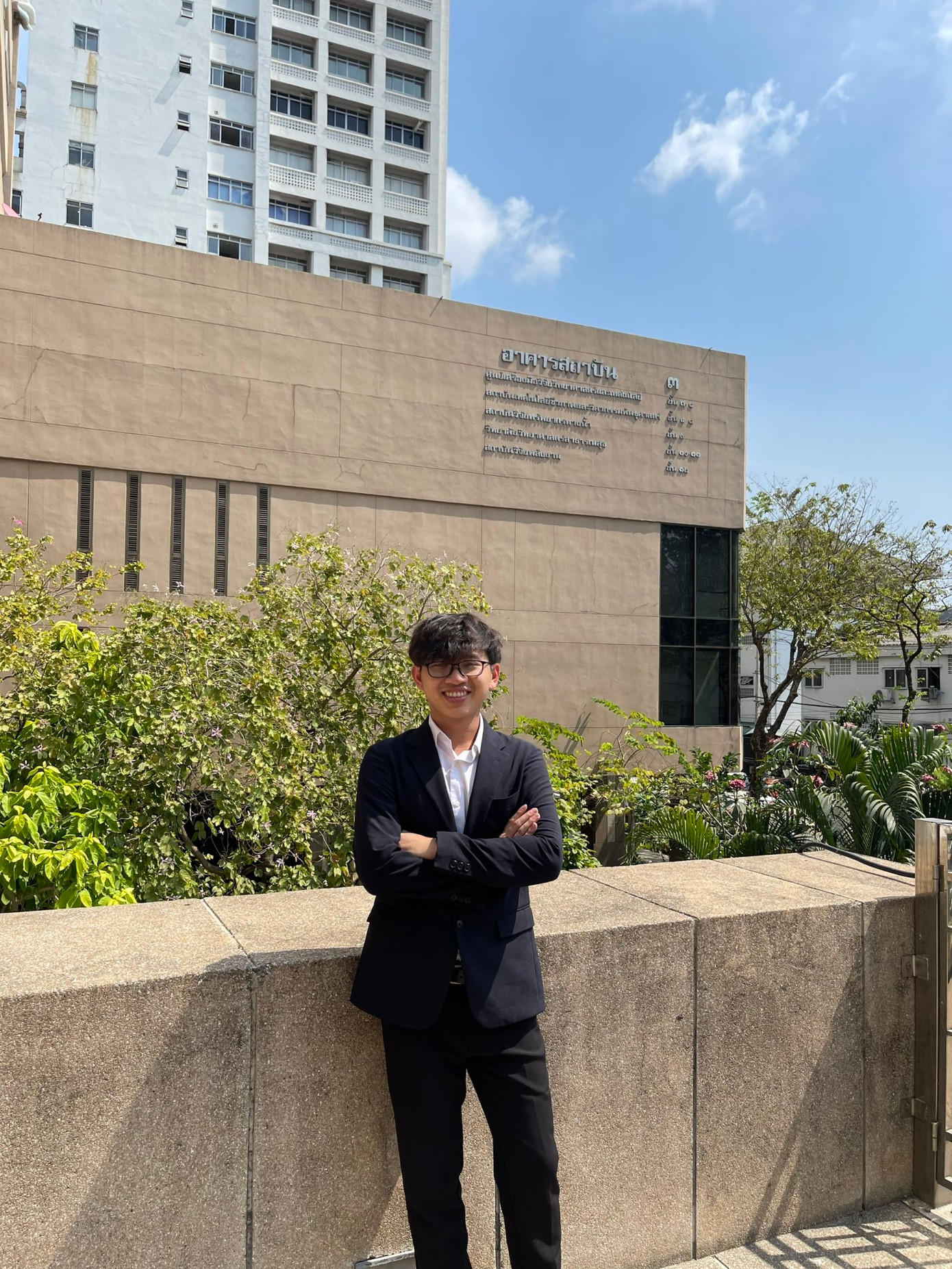 Là sinh viên khoa Ngữ văn Anh, Hoàng Khang cho biết cơ để để đánh giá bằng đại học Ngôn ngữ Anh là "vô dụng" hay "hữu dụng" sẽ tùy thuộc vào định hướng mỗi người. Ảnh: NVCC. Là sinh viên khoa Ngữ văn Anh, Hoàng Khang cho biết cơ để để đánh giá bằng đại học Ngôn ngữ Anh là "vô dụng" hay "hữu dụng" sẽ tùy thuộc vào định hướng mỗi người. Ảnh: NVCC.