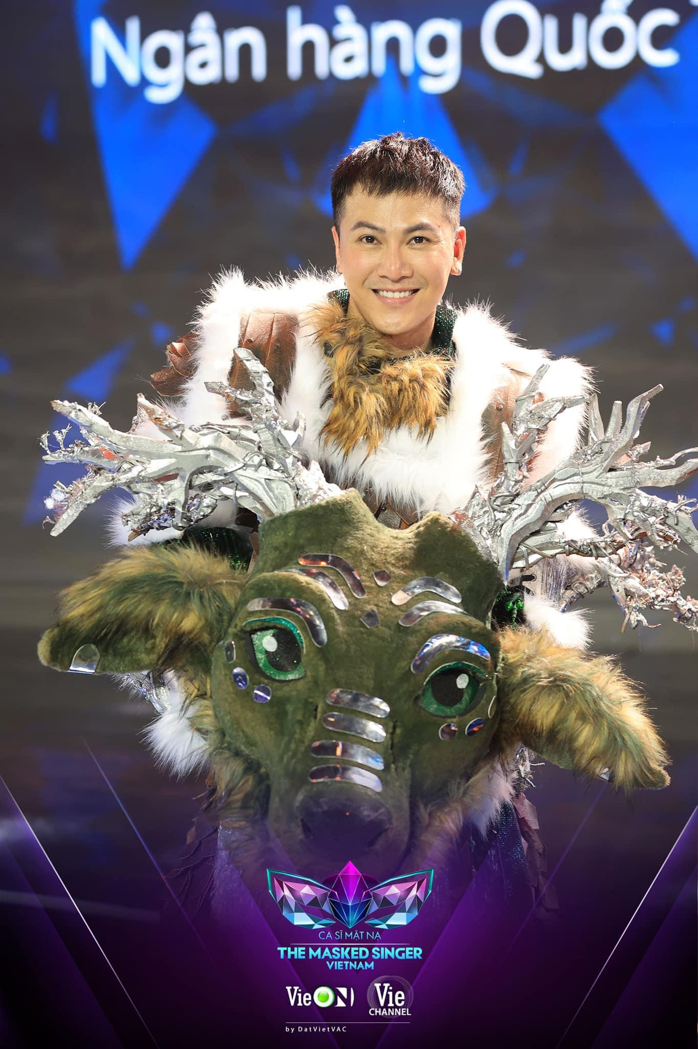 Mai Tiến Dũng để lại nhiều ấn tượng khi hoá thân vào mascot Hươu Thần. Mai Tiến Dũng để lại nhiều ấn tượng khi hoá thân vào mascot Hươu Thần.