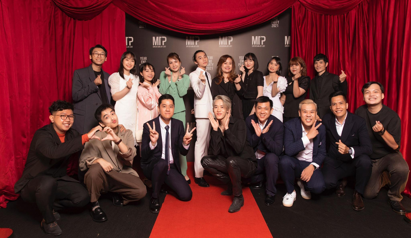 Hải Tú và Sơn Tùng vẫn không đứng cạnh nhau trong khung hình Hải Tú và Sơn Tùng vẫn không đứng cạnh nhau trong khung hình