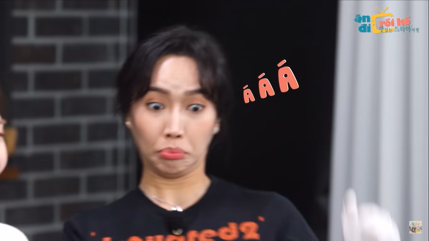 Loạt biểu cảm hốt hoảng không hề "giả trân" của Diệu Nhi khi các thành viên Oh My Girl thử tài "lật bánh".