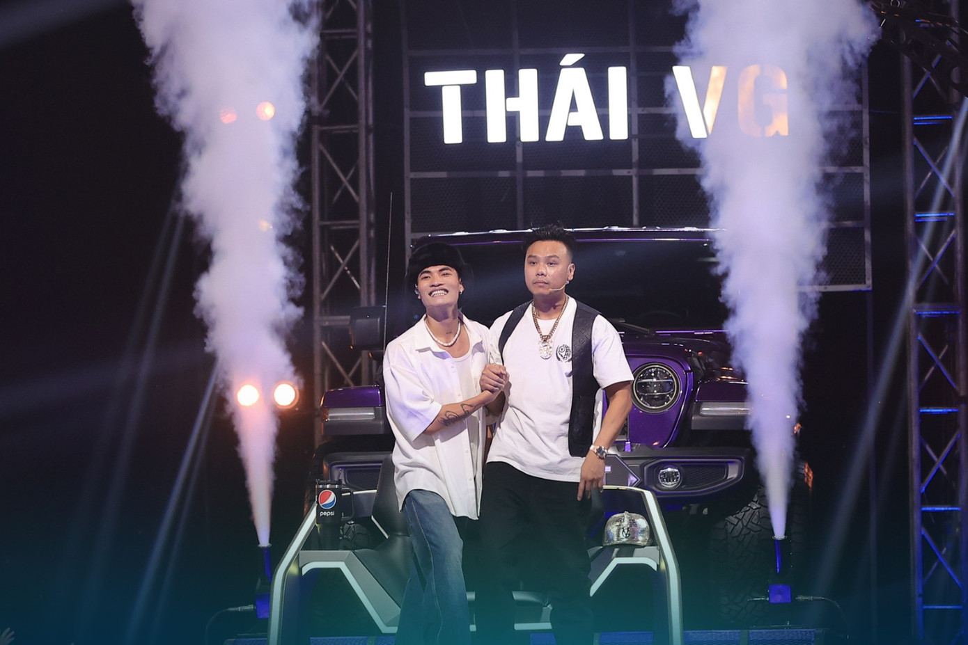 Nhận được 4 chọn từ 4 HLV, Mikelodic đã lựa chọn về với "anh cả" Thái VG. Nhận được 4 chọn từ 4 HLV, Mikelodic đã lựa chọn về với "anh cả" Thái VG.