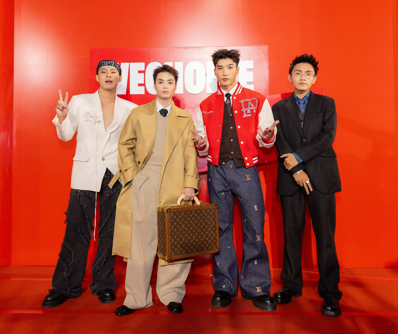 Fan GERDNANG cho rằng HIEUTHUHAI, HURRYKNG không lên tiếng vào thời điểm này cũng là một cách để bảo vệ em út. Fan GERDNANG cho rằng HIEUTHUHAI, HURRYKNG không lên tiếng vào thời điểm này cũng là một cách để bảo vệ em út.