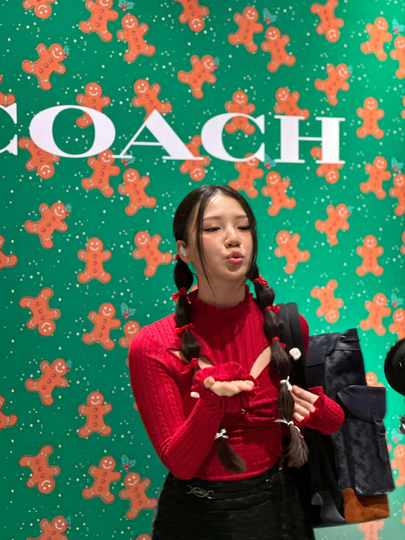 Amee "đốn tim" người hâm mộ với trang phục trẻ trung, hiện đại và ngọt ngào. Amee "đốn tim" người hâm mộ với trang phục trẻ trung, hiện đại và ngọt ngào.