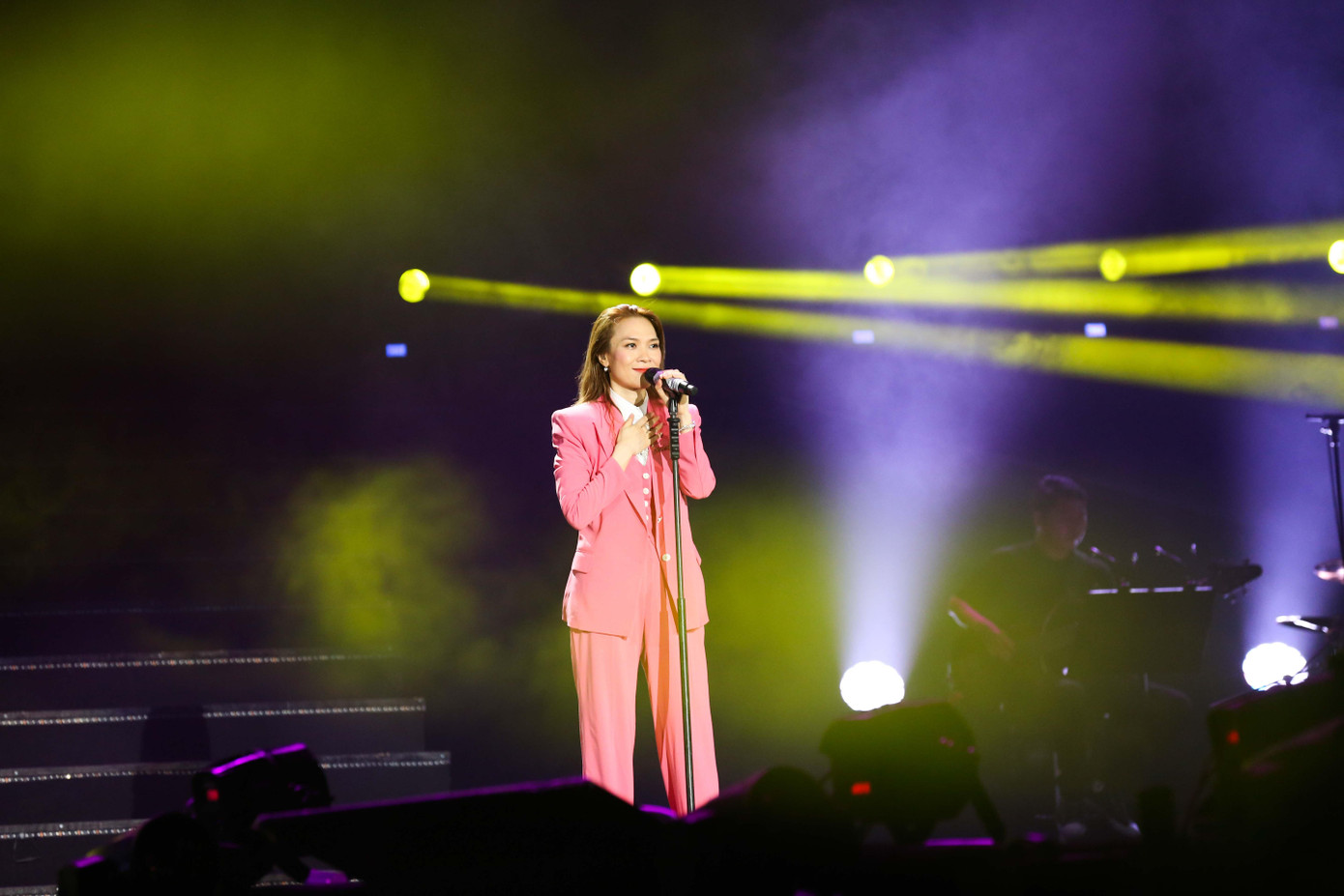 Không chỉ là một đêm nhạc cảm xúc, Tri Âm còn là một đêm "tâm tình" giữa Mỹ Tâm và những khán giả đã đồng hành cùng cô trong suốt 20 năm qua. Không chỉ là một đêm nhạc cảm xúc, Tri Âm còn là một đêm "tâm tình" giữa Mỹ Tâm và những khán giả đã đồng hành cùng cô trong suốt 20 năm qua.