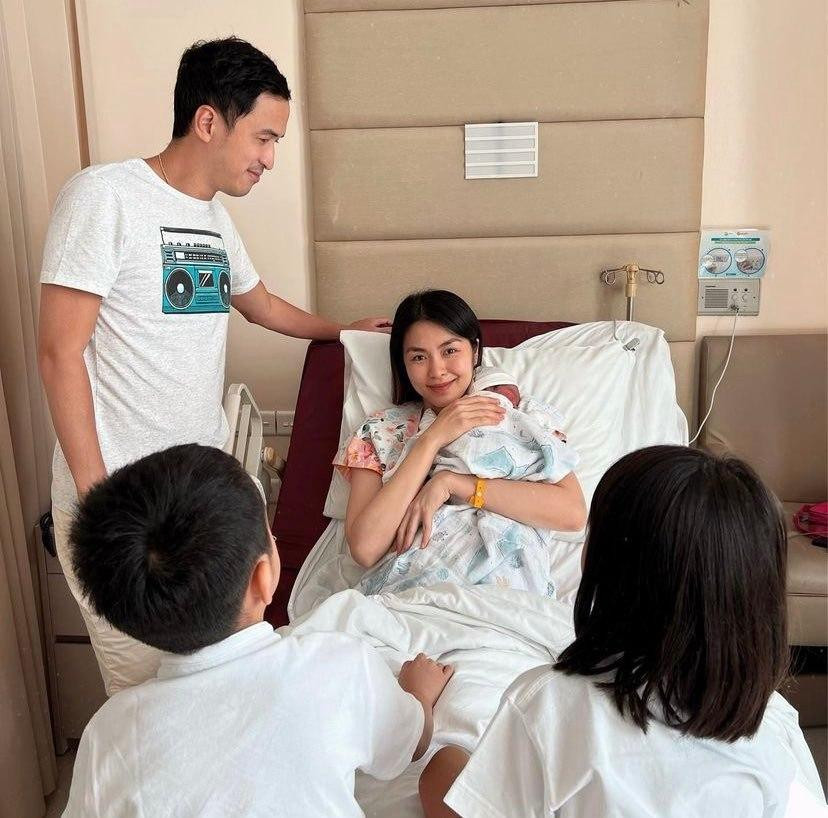 Cuối năm ngoái, Hà Tăng đã hạ sinh con thứ 3.