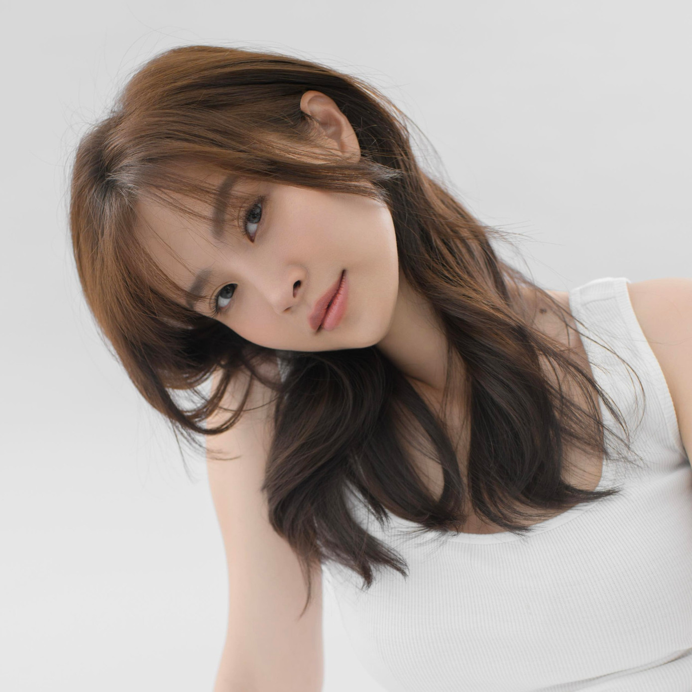 Đông Nhi cho hay mối quan hệ giữa cô và người hâm mộ trở nên căng thẳng vì đôi bên chưa có những trao đổi thẳng thắn.