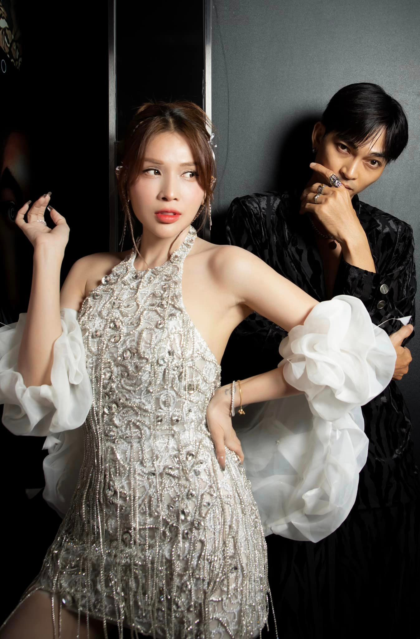 Khả Như cực "slay" khi chung khung hình với "tình cũ" - đạo diễn, diễn viên Khương Ngọc. Khả Như cực "slay" khi chung khung hình với "tình cũ" - đạo diễn, diễn viên Khương Ngọc.