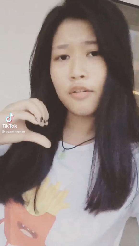 Những khoảnh khắc thời &quot;trẻ trâu&quot; của Thiên Ân đang được người hâm mộ truyền tay nhau.