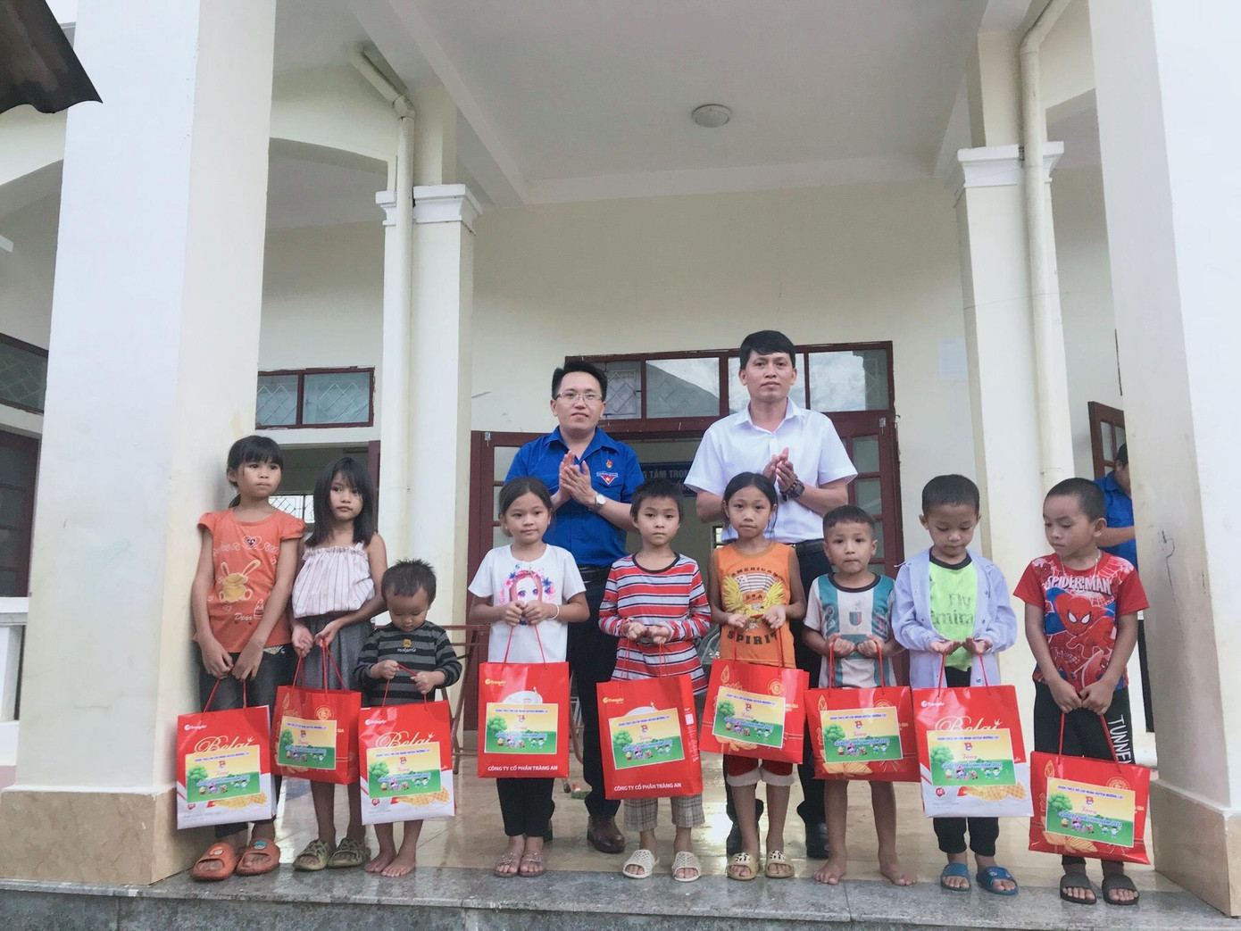 Hoạt động tình nguyện vì an sinh xã hội tiếp tục có sức lan tỏa mạnh mẽ, thu hút được sự quan tâm của nhiều cá nhân, đơn vị... Hoạt động tình nguyện vì an sinh xã hội tiếp tục có sức lan tỏa mạnh mẽ, thu hút được sự quan tâm của nhiều cá nhân, đơn vị...