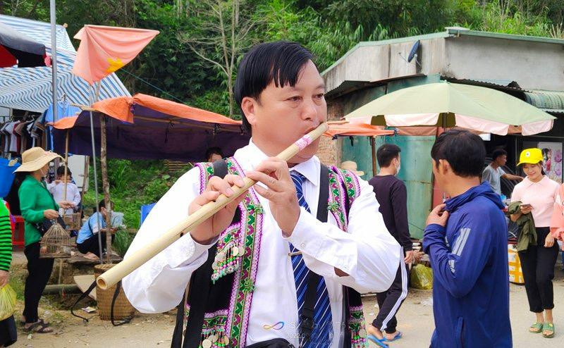 Vào những dịp lễ lớn ở huyện Mường Lát, đồng bào các dân tộc thể hiện những đặc trưng văn hoá riêng của dân tộc mình