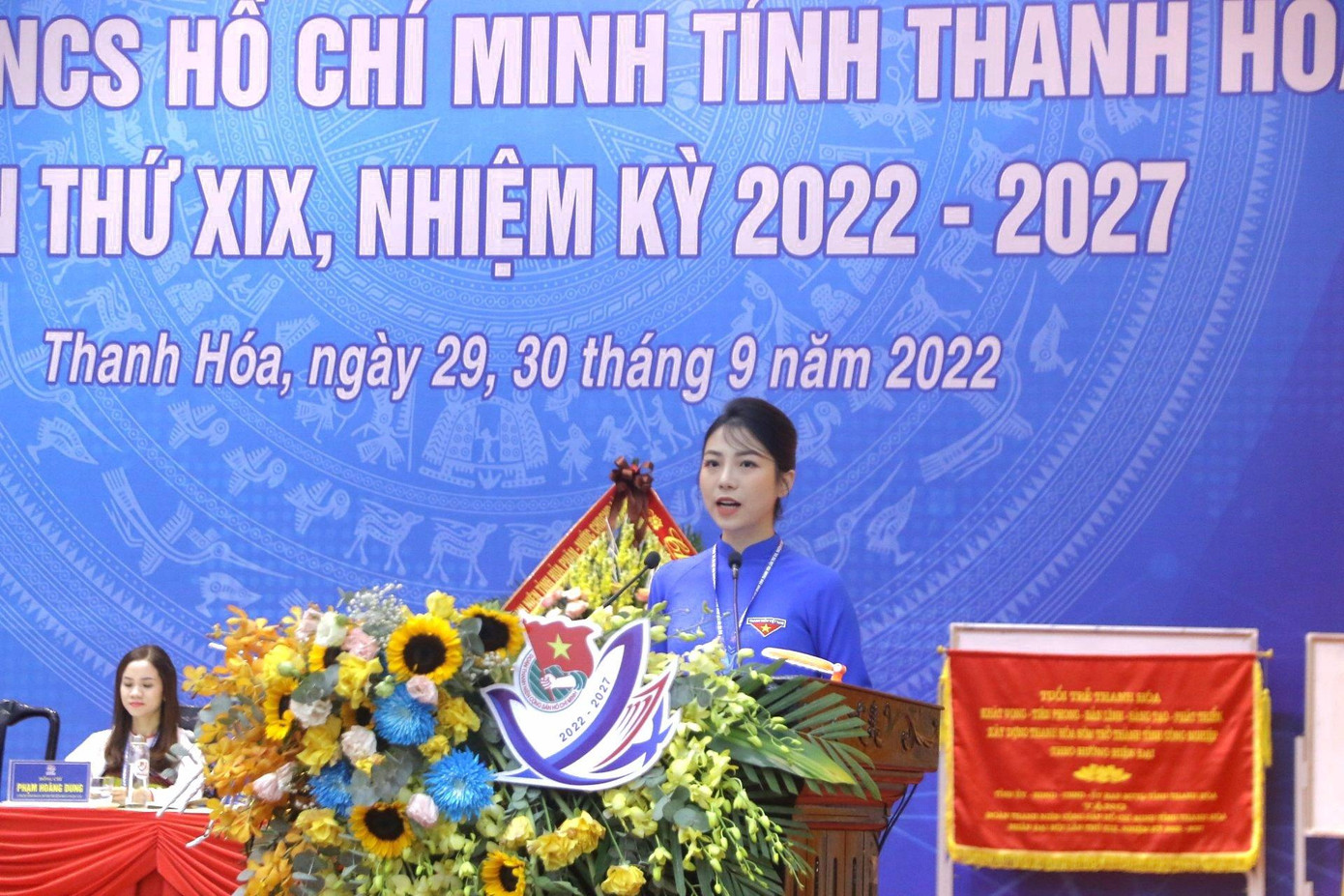 Chị Lê Ngọc Ánh, Phó Bí thư Tỉnh Đoàn Thanh Hoá thông tin kết quả phiên làm việc thứ nhất và phiên làm việc thứ hai (ngày 29/9) của Đại hội và Hội nghị Ban chấp hành Tỉnh Đoàn lần thứ nhất khoá XIX, nhiệm kỳ 2022-2027.