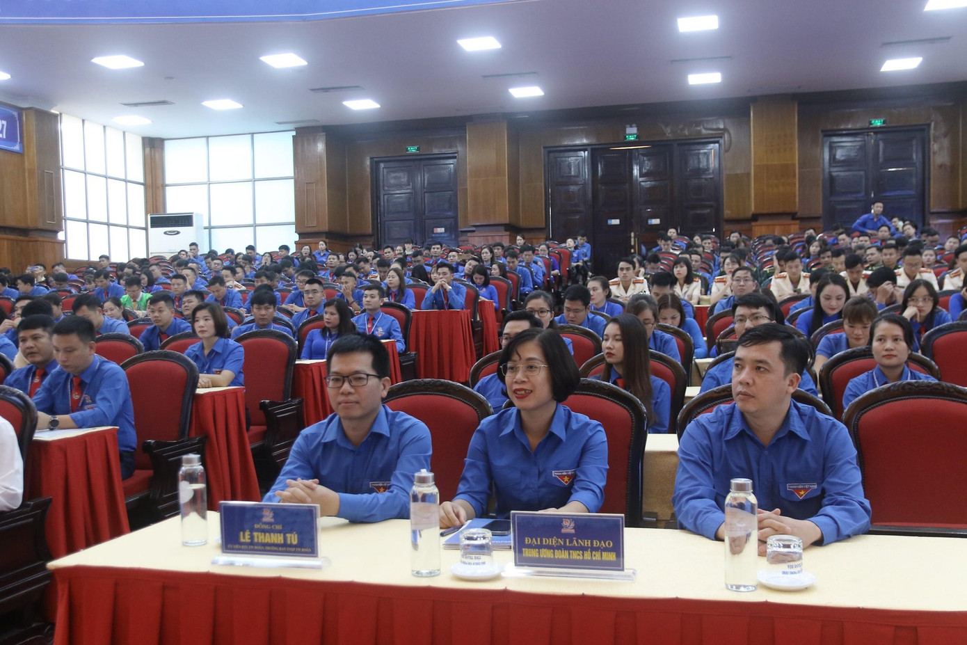 Anh Lê Thanh Tú, Trưởng Ban Thanh niên xung phong Trung ương Đoàn và chị Lê Thị Hải Hà, Phó Trưởng Ban tổ chức Trung ương Đoàn tham dự phiên làm việc thứ 2, Đại hội Đoàn TNCS tỉnh Thanh Hoá khoá XIX. Anh Lê Thanh Tú, Trưởng Ban Thanh niên xung phong Trung ương Đoàn và chị Lê Thị Hải Hà, Phó Trưởng Ban tổ chức Trung ương Đoàn tham dự phiên làm việc thứ 2, Đại hội Đoàn TNCS tỉnh Thanh Hoá khoá XIX.